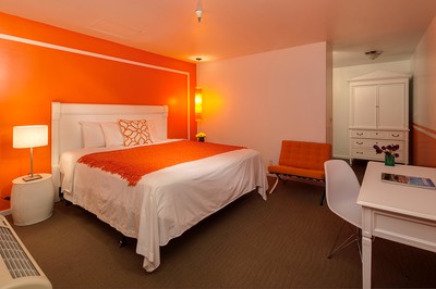 Aqua Soleil Guest Room King Orange